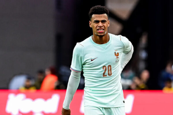 Désiré Doué en action avec l'équipe de France