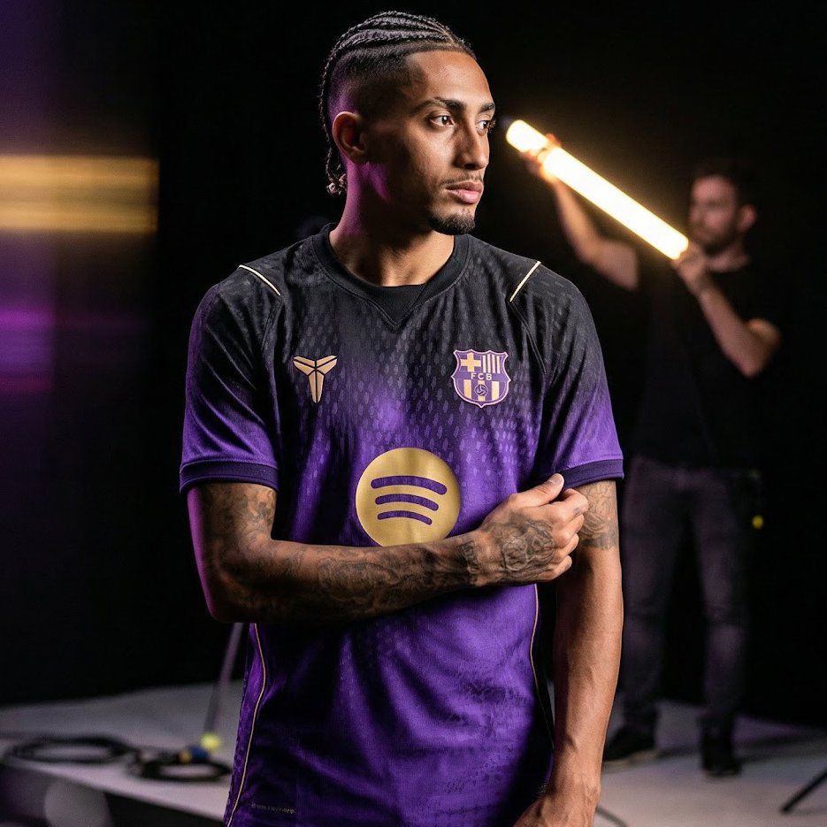 Les trois maillots officiels du FC Barcelone pour la saison 2025-2026 présentés par Nike