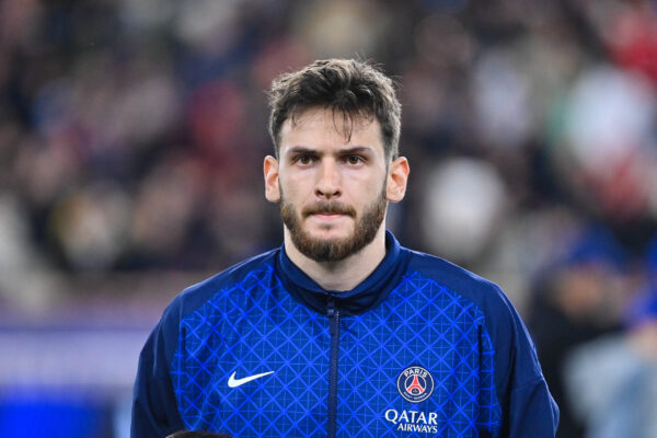 Khvicha Kvaratskhelia en action sous le maillot du Paris Saint-Germain
