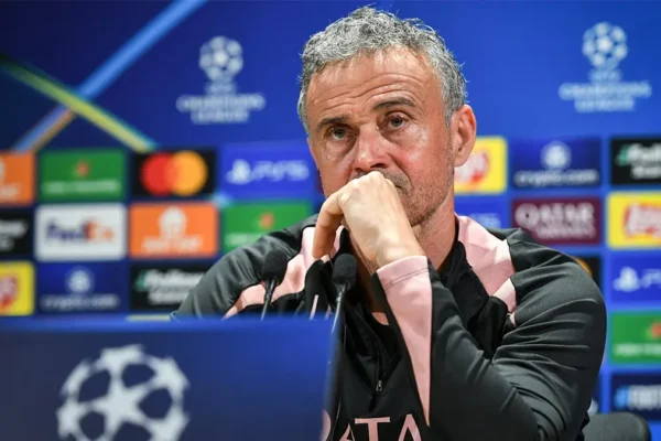 Luis Enrique en conférence de presse au PSG