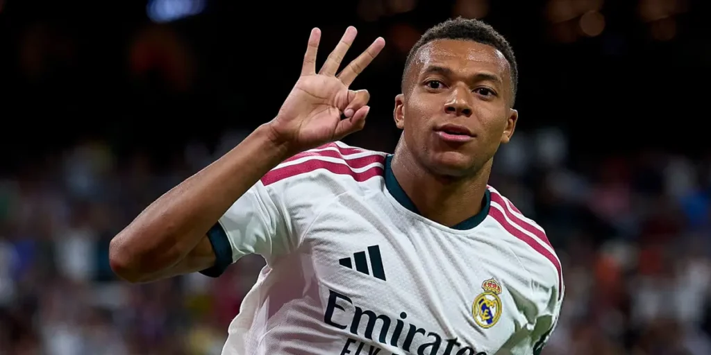 Kylian Mbappé auteur d'un triplé, premier but de la saison avec le Real Madrid